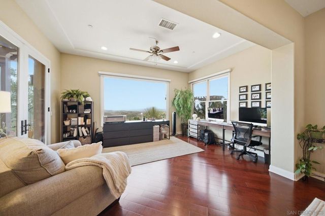 9572 Welk View Dr, Escondido, CA 92026