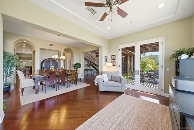 9572 Welk View Dr, Escondido, CA 92026
