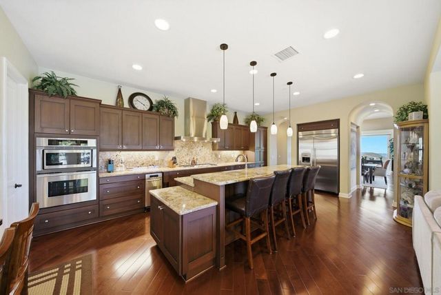 9572 Welk View Dr, Escondido, CA 92026