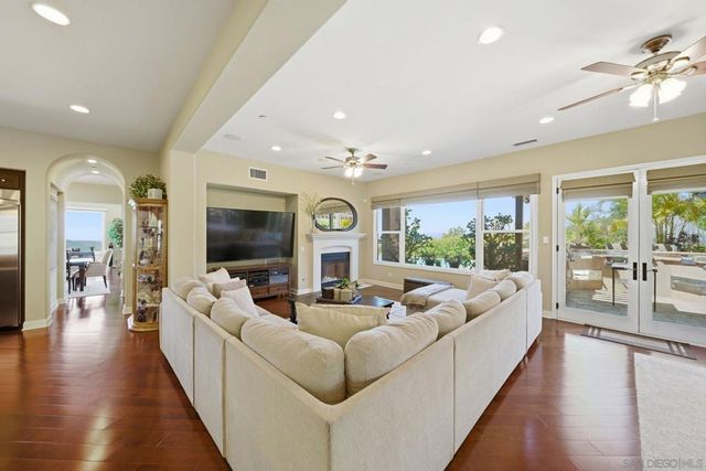 9572 Welk View Dr, Escondido, CA 92026