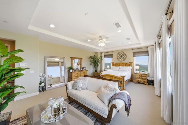 9572 Welk View Dr, Escondido, CA 92026
