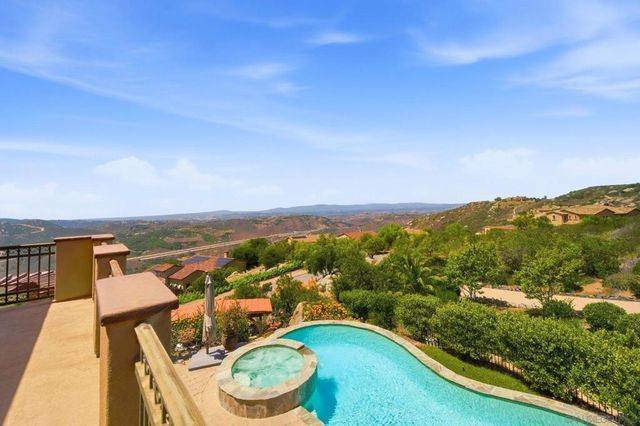 9572 Welk View Dr, Escondido, CA 92026