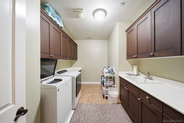 9572 Welk View Dr, Escondido, CA 92026