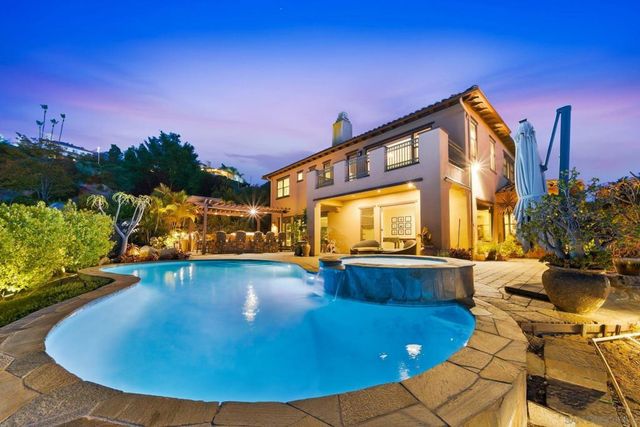 9572 Welk View Dr, Escondido, CA 92026
