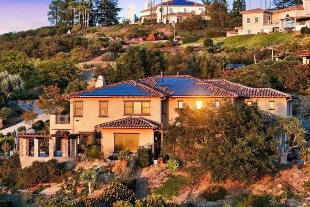 9572 Welk View Dr, Escondido, CA 92026
