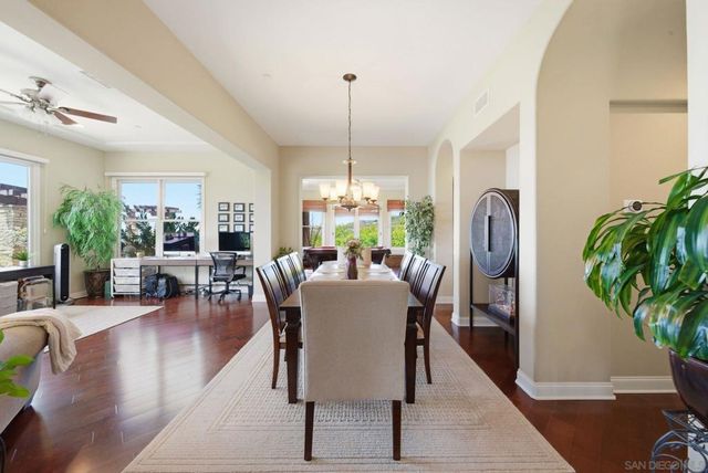 9572 Welk View Dr, Escondido, CA 92026