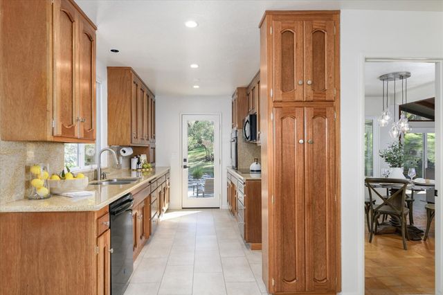 3449 N Shingle Rd, Shingle Springs, CA 95682