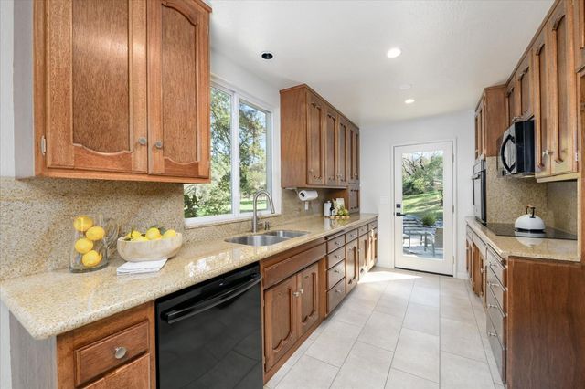 3449 N Shingle Rd, Shingle Springs, CA 95682