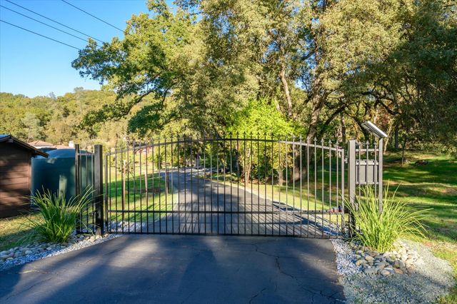 3449 N Shingle Rd, Shingle Springs, CA 95682