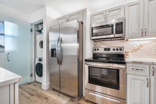 1537 E Hillsboro Boulevard 243, Deerfield Beach, FL 33441