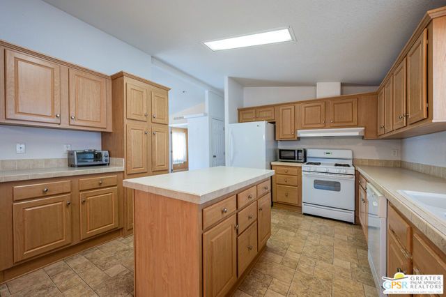 305 Kona Lane, Palm Springs, CA 92264