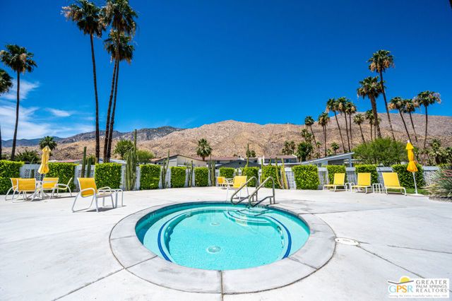 305 Kona Lane, Palm Springs, CA 92264