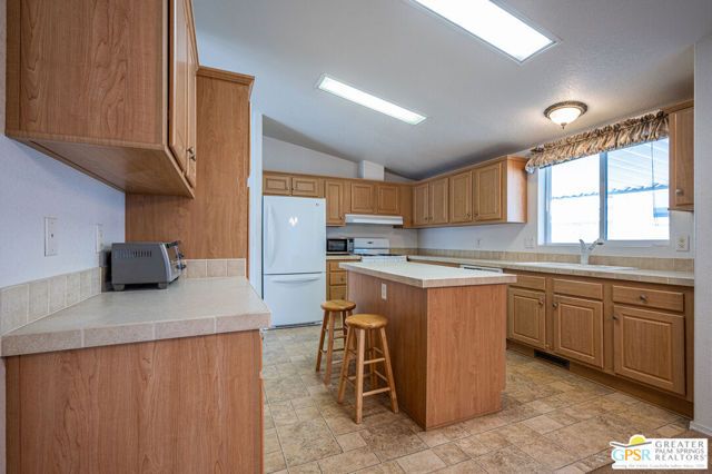 305 Kona Lane, Palm Springs, CA 92264