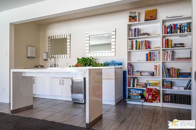 305 Kona Lane, Palm Springs, CA 92264