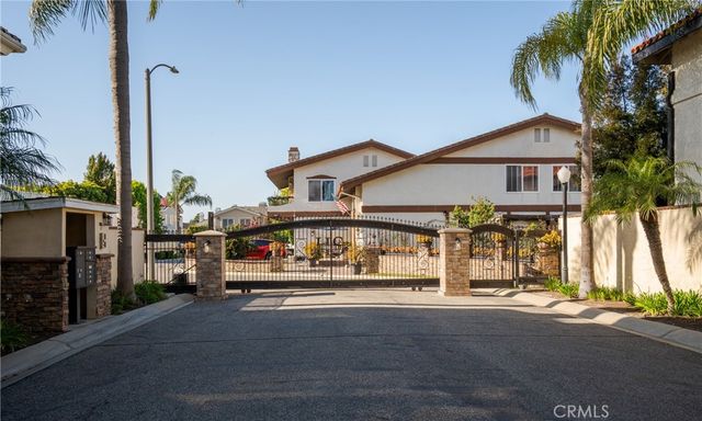 17182 Hillside Circle, Huntington Beach, CA 92649