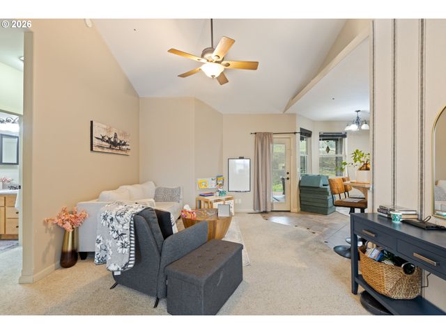 849 NORTH VIEW Dr, Winchester, OR 97495