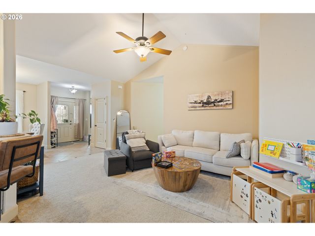 849 NORTH VIEW Dr, Winchester, OR 97495