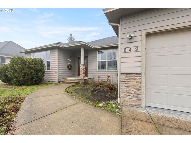 849 NORTH VIEW Dr, Winchester, OR 97495