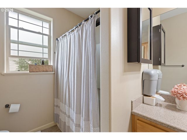 849 NORTH VIEW Dr, Winchester, OR 97495