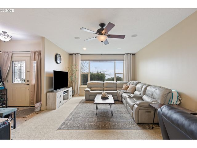 849 NORTH VIEW Dr, Winchester, OR 97495