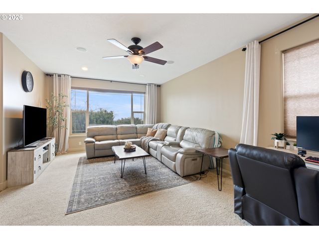 849 NORTH VIEW Dr, Winchester, OR 97495