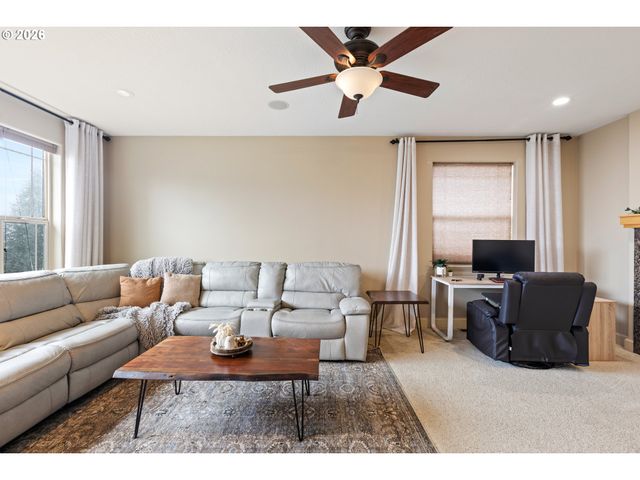 849 NORTH VIEW Dr, Winchester, OR 97495