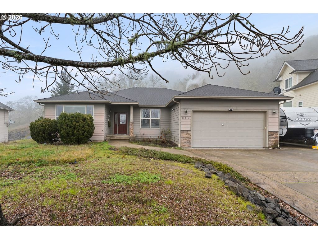 849 NORTH VIEW Dr, Winchester, OR 97495