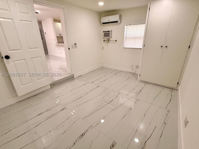 4088 SW 51st St A, Dania Beach, FL 33314