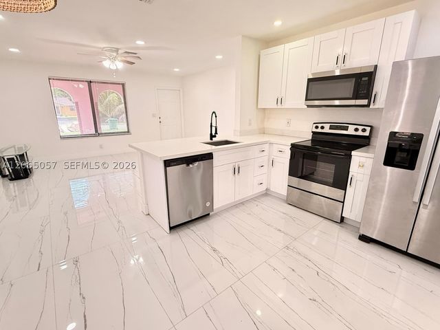 4088 SW 51st St A, Dania Beach, FL 33314