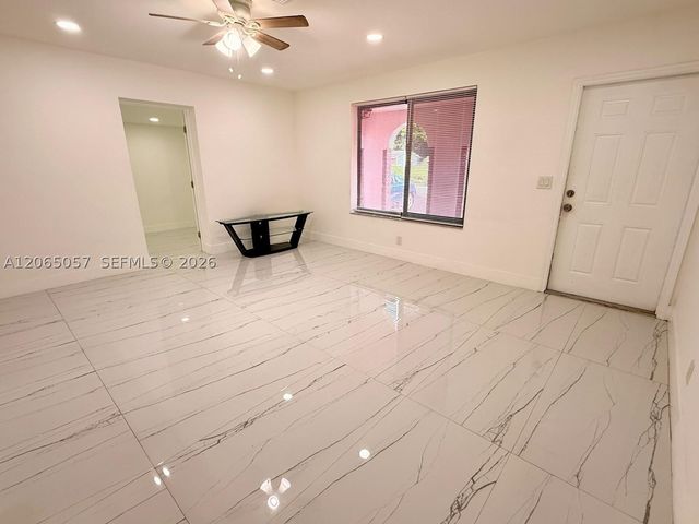 4088 SW 51st St A, Dania Beach, FL 33314