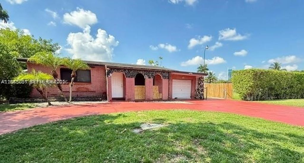 4088 SW 51st St A, Dania Beach, FL 33314