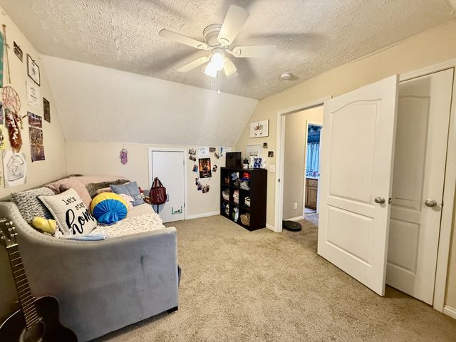 1315 N Lynn Dr, Lebanon, TN 37087