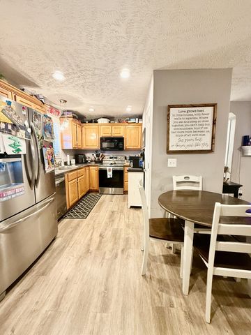 1315 N Lynn Dr, Lebanon, TN 37087