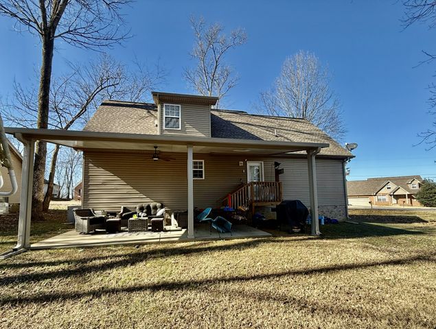 1315 N Lynn Dr, Lebanon, TN 37087