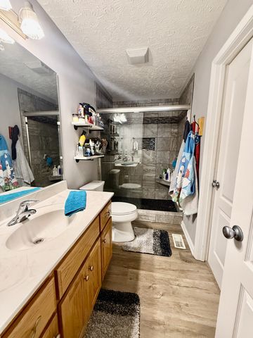 1315 N Lynn Dr, Lebanon, TN 37087