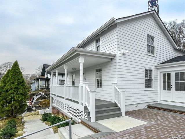 1667A Northern Boulevard A, Roslyn, NY 11576