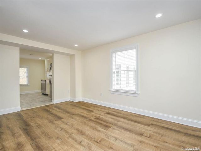 1667A Northern Boulevard A, Roslyn, NY 11576