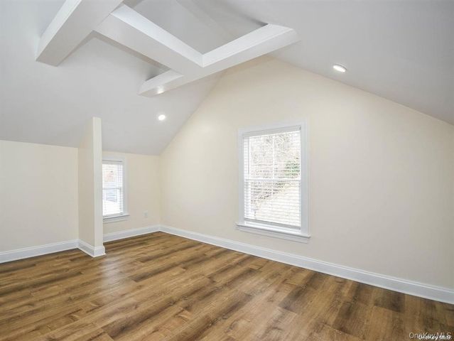 1667A Northern Boulevard A, Roslyn, NY 11576