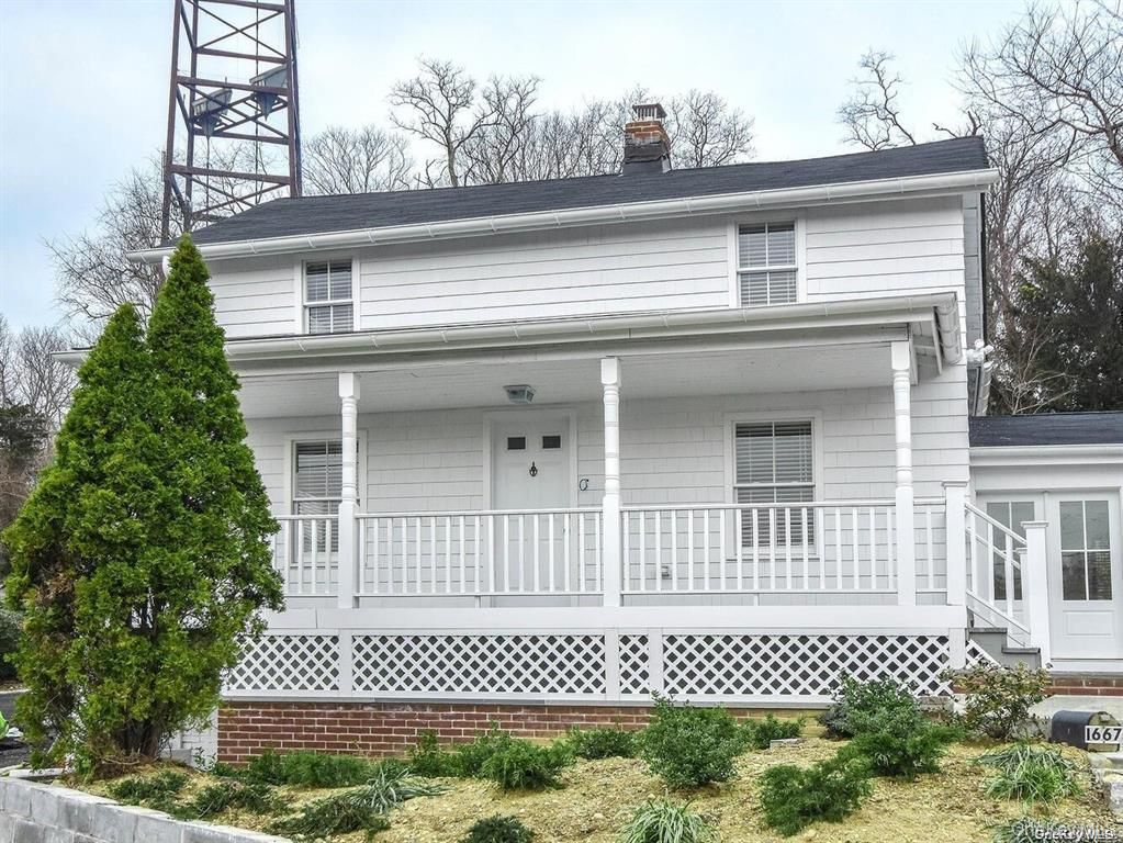 1667A Northern Boulevard A, Roslyn, NY 11576