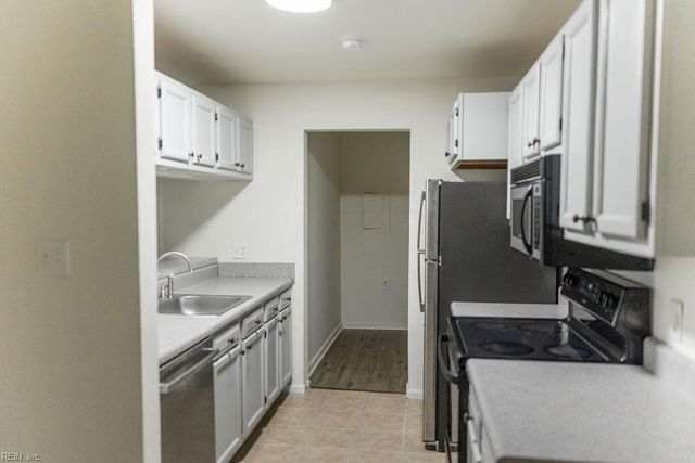 613 Pylon CT, Virginia Beach, VA 23462