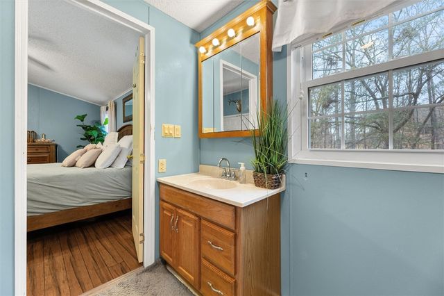 23036 McDonald Point Road, Seneca, SC 29672