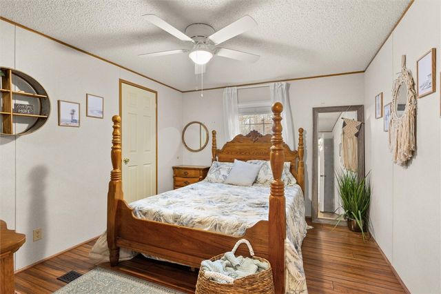 23036 McDonald Point Road, Seneca, SC 29672