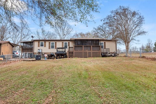23036 McDonald Point Road, Seneca, SC 29672