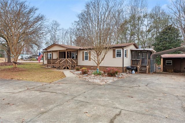 23036 McDonald Point Road, Seneca, SC 29672