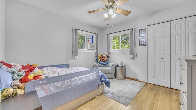 215 E Beutel ROAD, Port Washington, WI 53074
