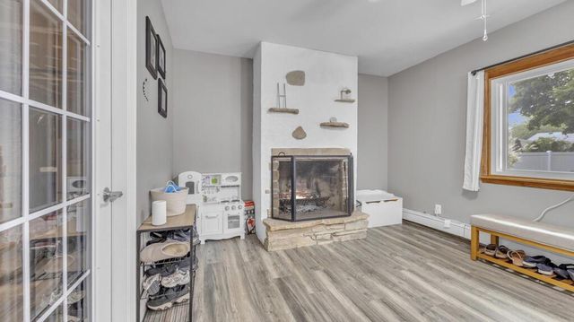 215 E Beutel ROAD, Port Washington, WI 53074