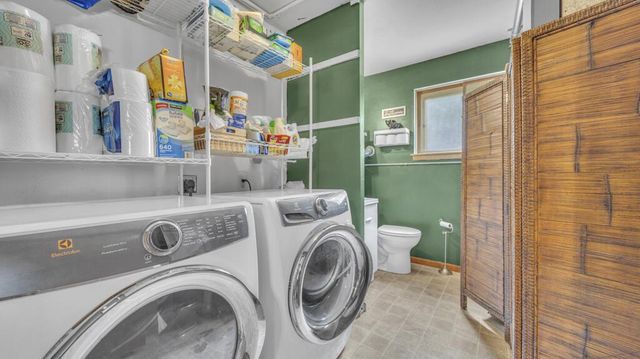 215 E Beutel ROAD, Port Washington, WI 53074