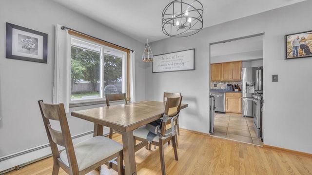 215 E Beutel ROAD, Port Washington, WI 53074