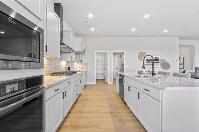 6634 McCormick Drive, Shawnee, KS 66226