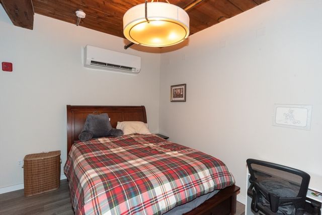 55 Sterling St 305, Clinton, MA 01510